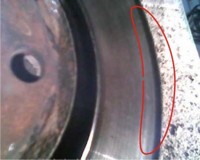 Внешний буртик (выработка) на тормозном диске